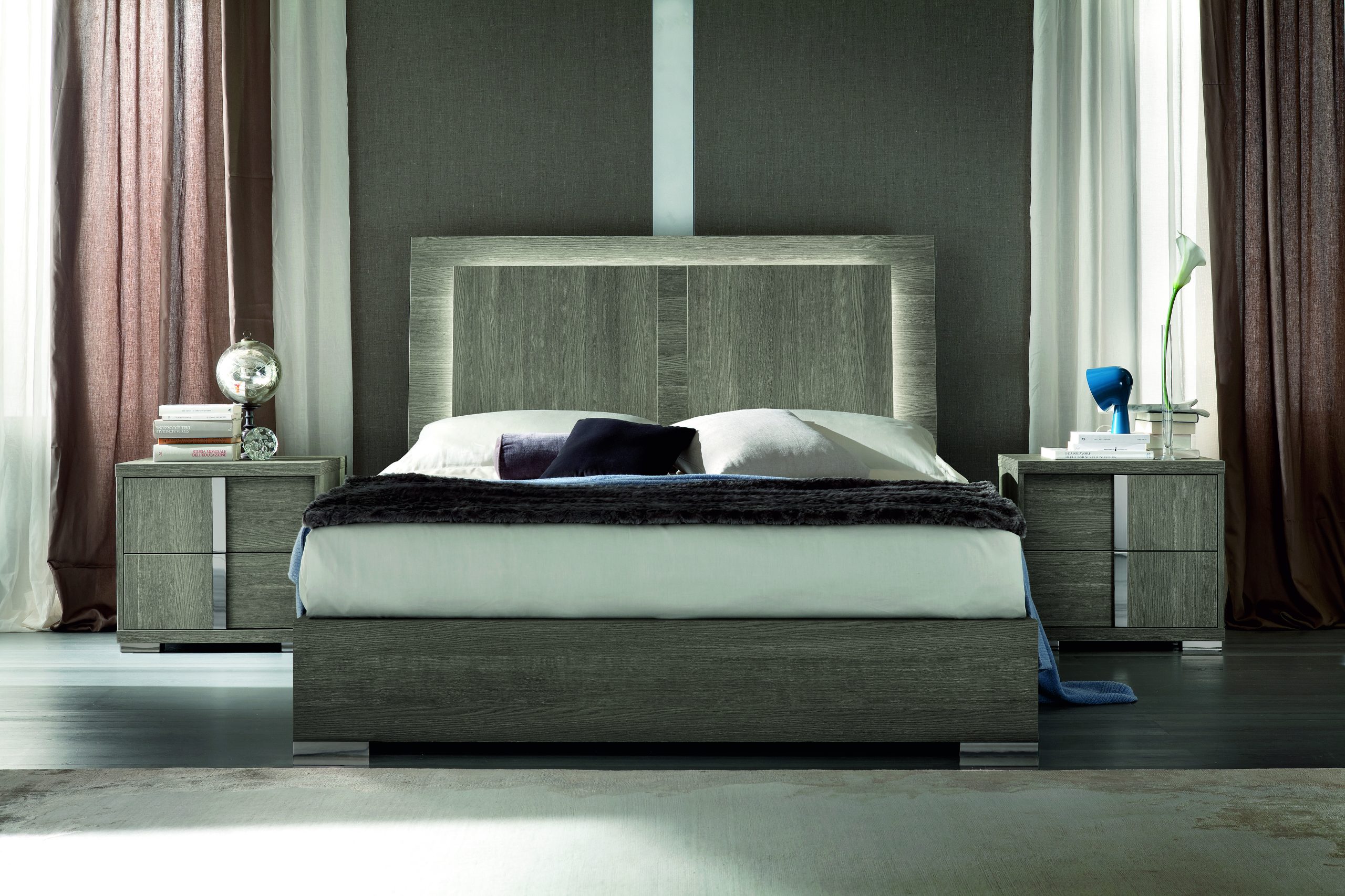 Tivoli  Queen Bed