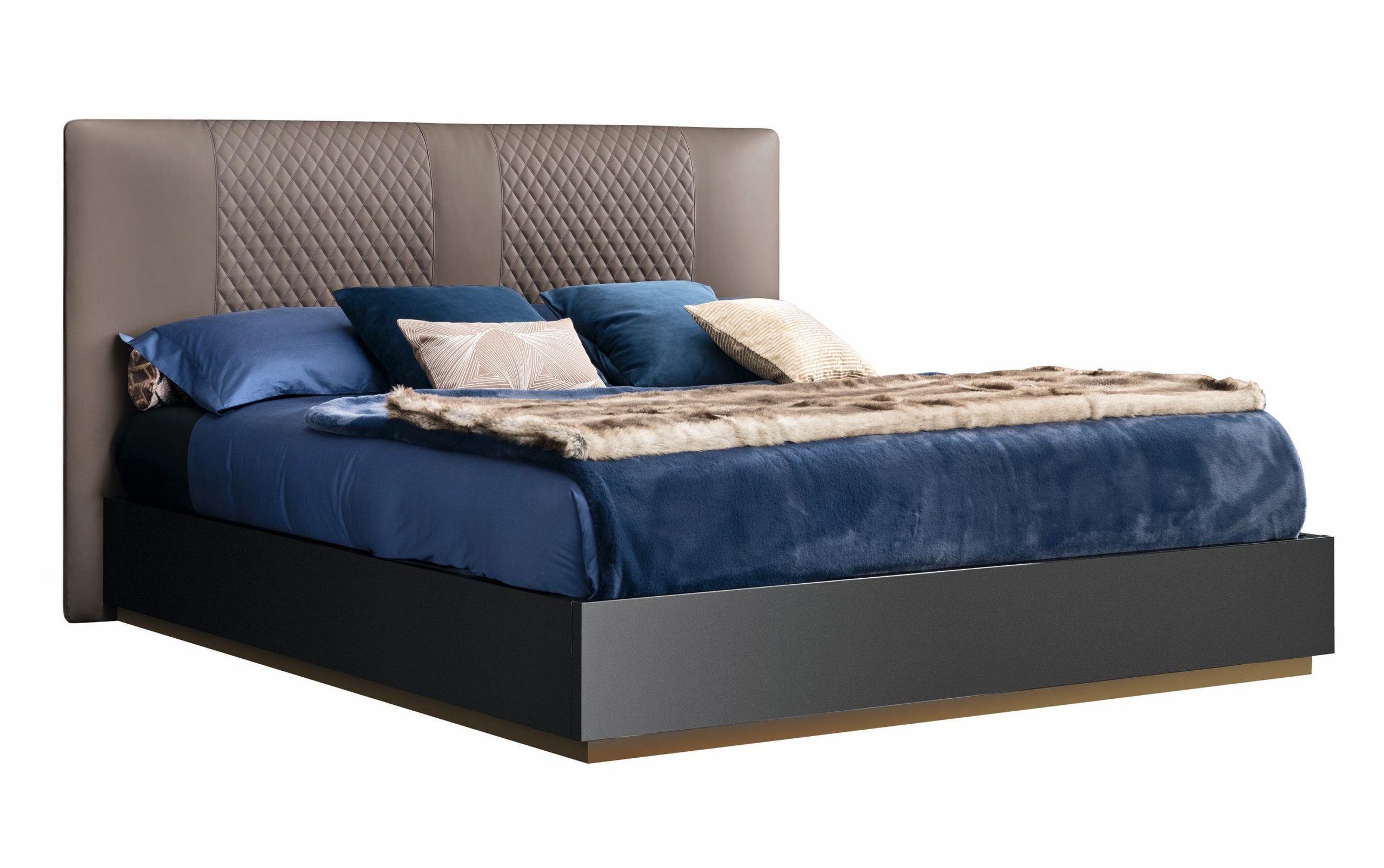 Oceanum Queen Bed